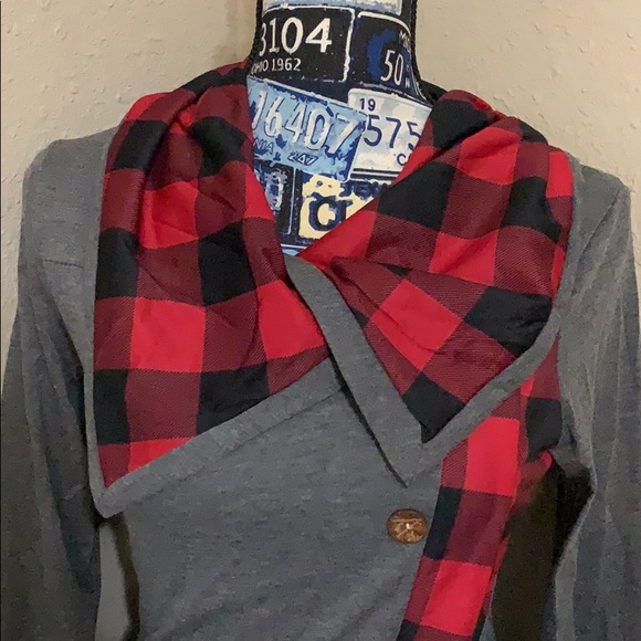 Top - Picture 2 of 4